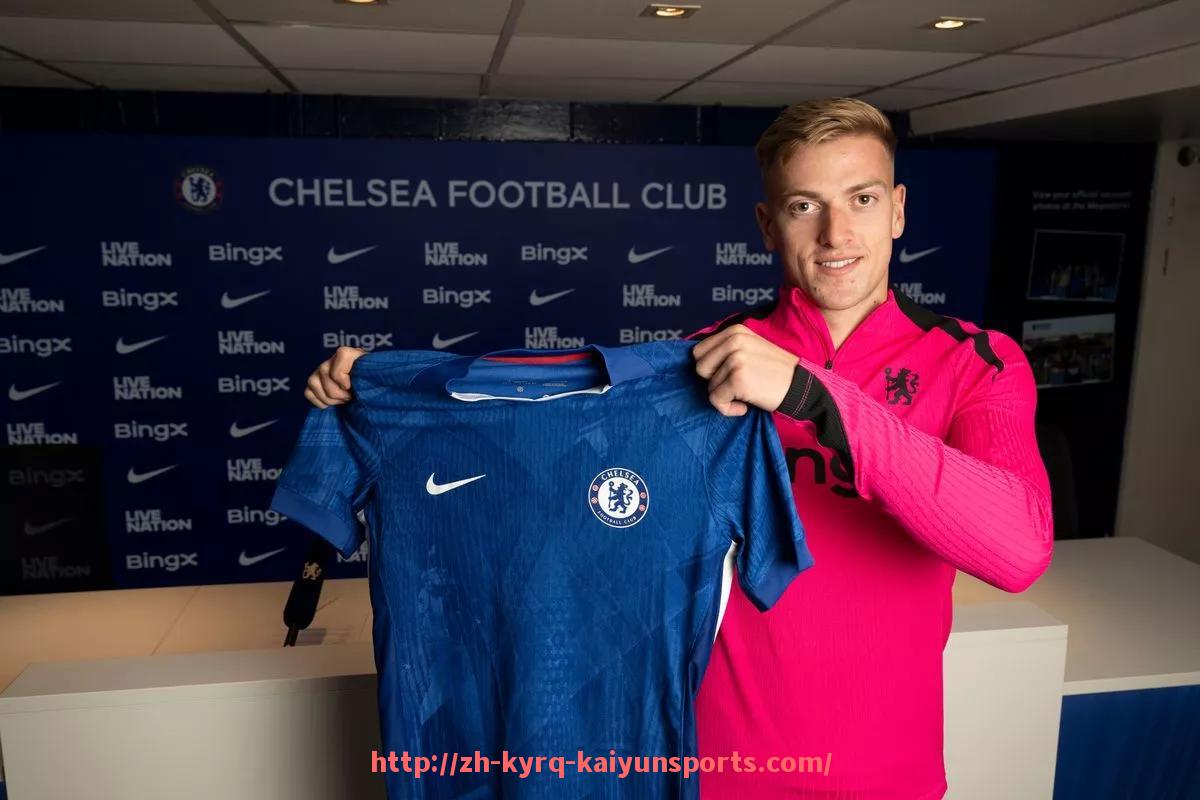 ky开云-火箭队现有球员人数及阵容深度分析报告