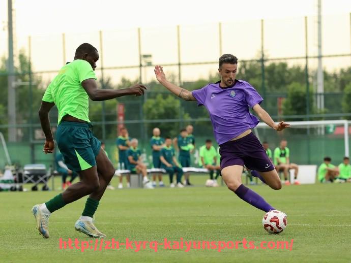 ky开云-西甲解说直播名嘴阵容及比赛中战术解析水准评价