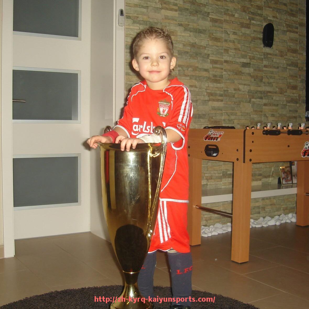 ky开云-哪些国家球员曾效力过英超？详细国家统计